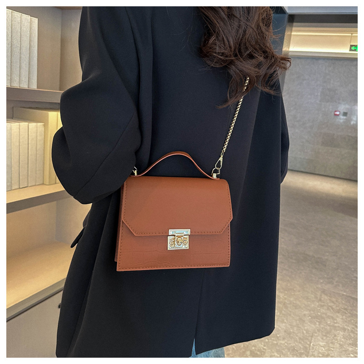 Women's Medium Pu Leather Solid Color Streetwear Square Lock Clasp Shoulder Bag Crossbody Bag Chain Bag display picture 3