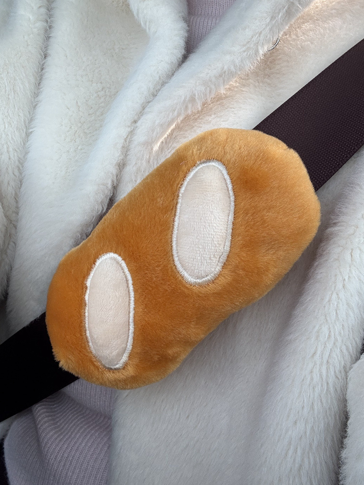 New Plush Croissant-Shaped Car Neck Pillow, Lumbar Support, Cushion, Car Accessories, Shoulder Strap Cover Wholesale