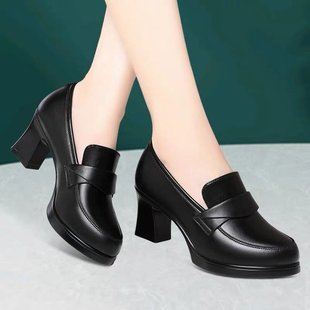 2025 new middle-aged and elderly women's black soft leather high-heeled shoes, soft-soled single shoes, wear-resistant women's slip-on work leather shoes
