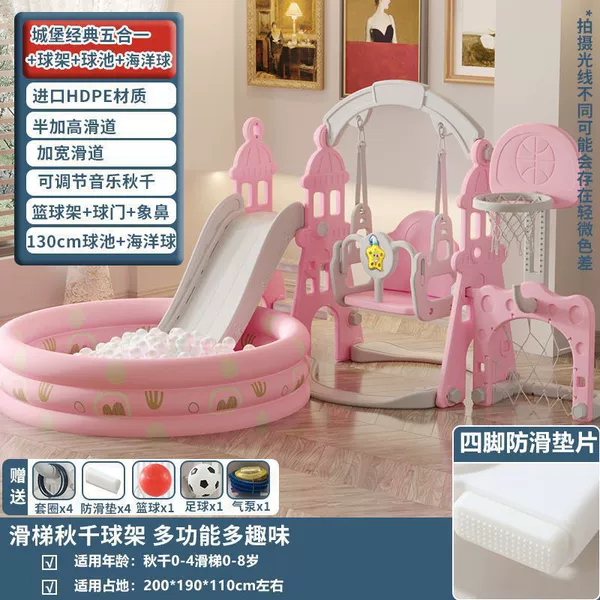 Classic castle, fuchsia ball pool