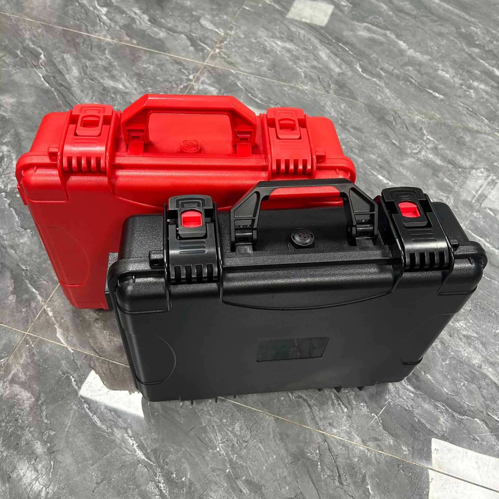 Пластиковая защитная коробка Приборная коробка Коробка для упаковки дронов Пластиковая коробка для хранения Литиевая аккумуляторная батарея