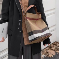2024欧米の古典的な人気のある黄麻と牛革の生放送大容量バケツのシングル肩の手作り女性バッグ