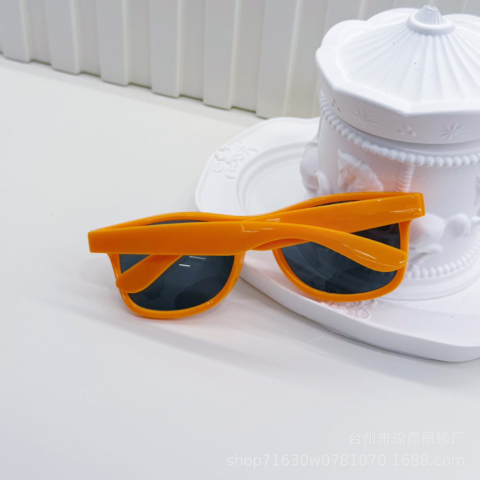 2026 nueva tendencia versátil gafas de sol para niños anti-UV simple gafas de sol cuadradas gafas de bebé multicolor