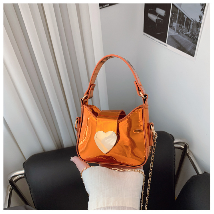 Unisex Pu Heart Shape Solid Color Elegant Streetwear Sewing Thread Square Hidden Buckle Shoulder Bag display picture 18