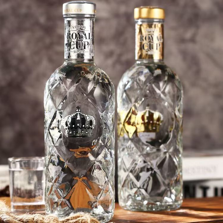 皇家杯牌 俄罗斯原装进口 银标 金标 风味伏特加40度 配制酒500ml