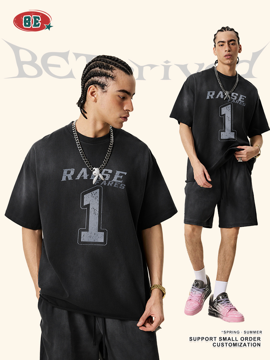 Be Hombres| 2025 verano americano retro sensación de diseño impresa camiseta de manga corta con camiseta de goma negra pesada ropa de moda para hombres
