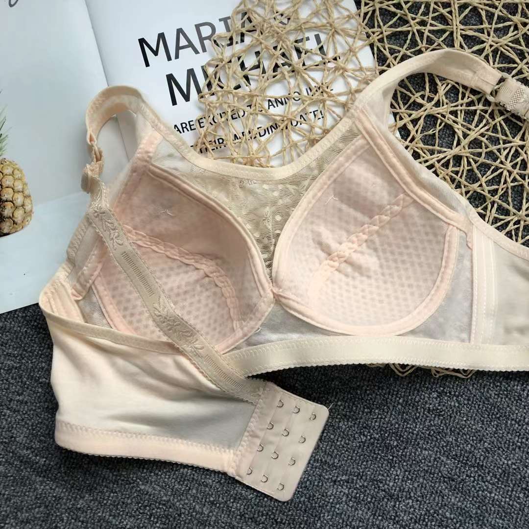 Pechos de verano pequeños ropa interior delgada encaje cómodo transpirable ajustable pechos grandes sin anillo de acero bra mayorista