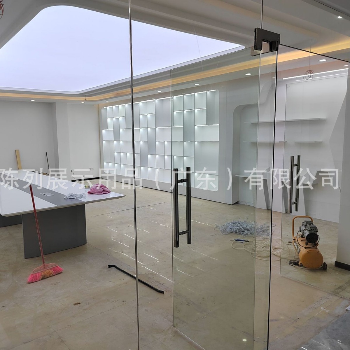 公司展厅会议厅企业墙面展柜制作整店设计样品间展示柜展览道具