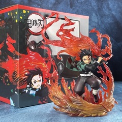鬼滅の刃の驚きの作品: 炭治郎火の神の形態の手の特効の炎は戦闘のシーンを燃やします。