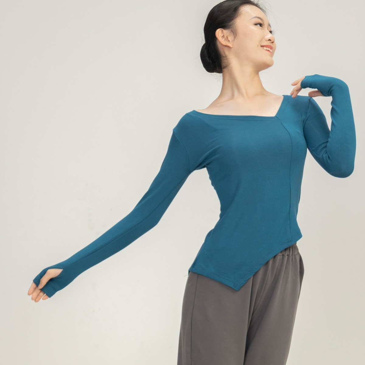Modern Dance Autumn and Winter Dance Practice Clothes Tops Classical Dance Professional Body Training Elegant Long-sleeved Clothing Female Art Test
