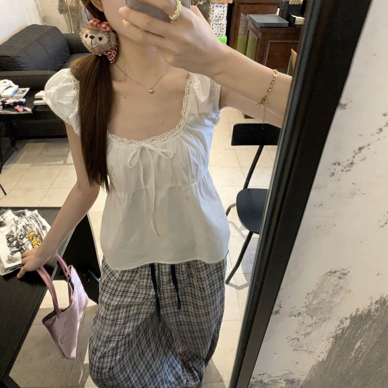 French-style unique and beautiful lace-trimmed round-neck shirt for women, summer fashion, stylish and trendy, puff-sleeve babydoll top