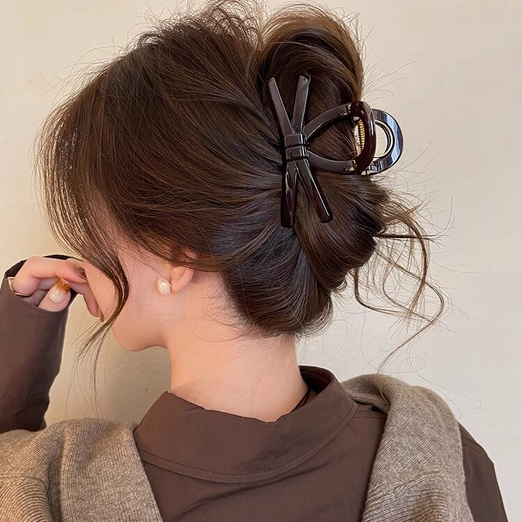 女性用チョコレートカラーリボンクリップ 2025 新しいハイエンドハーフタイヘアサメクリップ後頭部ヘアアクセサリー|undefined
