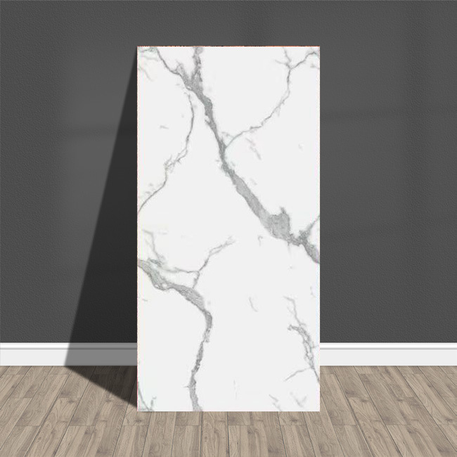 Fábrica de suministro directo de imitación de mármol azulejos de pared autoadhesivo a prueba de agua a prueba de humedad pegatinas de pared suministro transfronterizo placa de plástico de aluminio