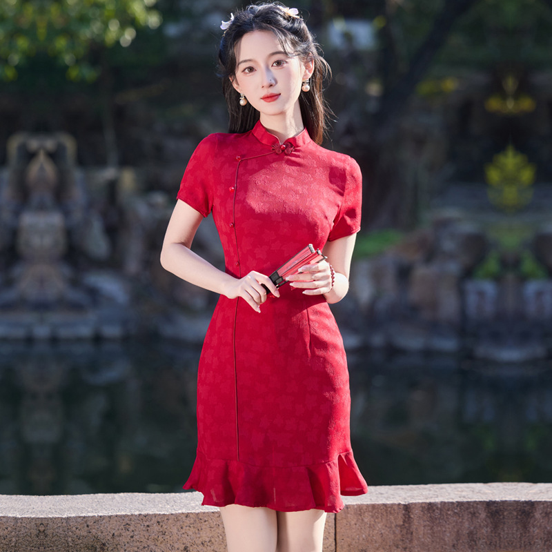 红色短款喜庆旗袍新中式小个子敬酒服订婚礼服裙夏季新款鱼尾裙