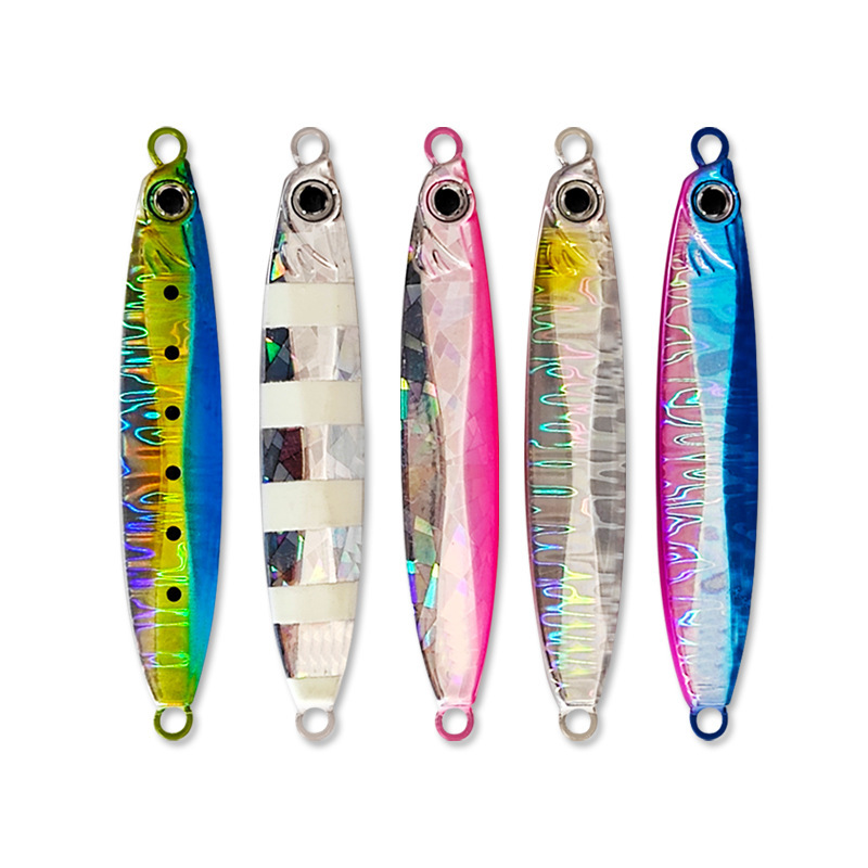 ゆっくりと揺れる鉄板の刀魚と魚の裸板のフック付きの鉛の餌の海釣り船の釣り帯の夜光路亜鉄板の餌|undefined