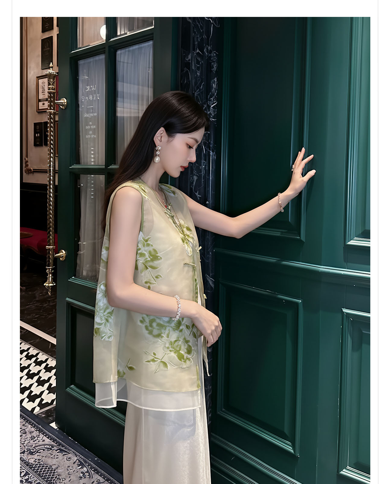 Áo vest gile nữ thêu hoa cổ điển phong cách Trung Hoa mới, tay ngắn mỏng nhẹ mùa hè — Trắng xanh chi tiết 8