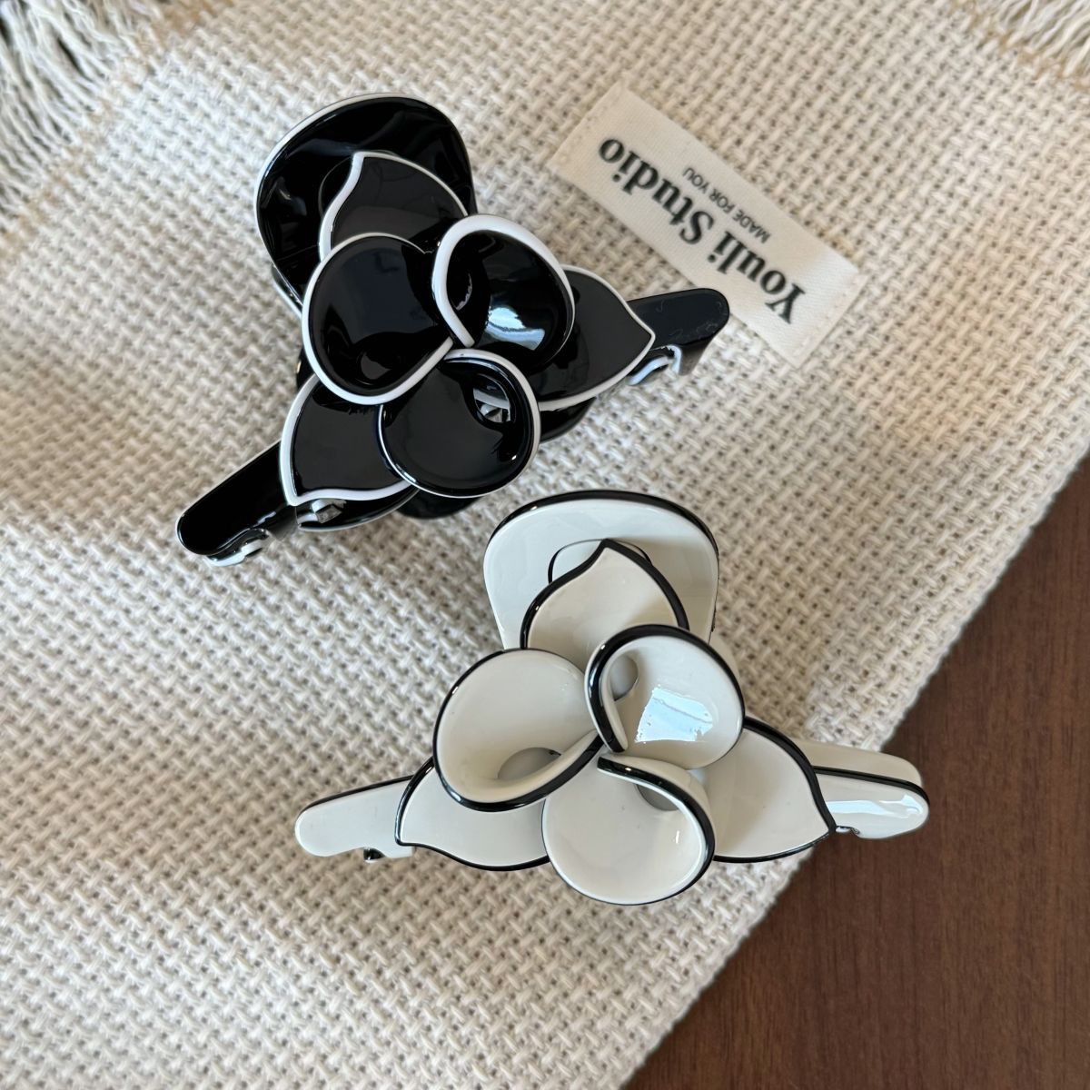 Pinza de tiburón con flores de placa de ácido acético, diseño floral, para mujer image 3