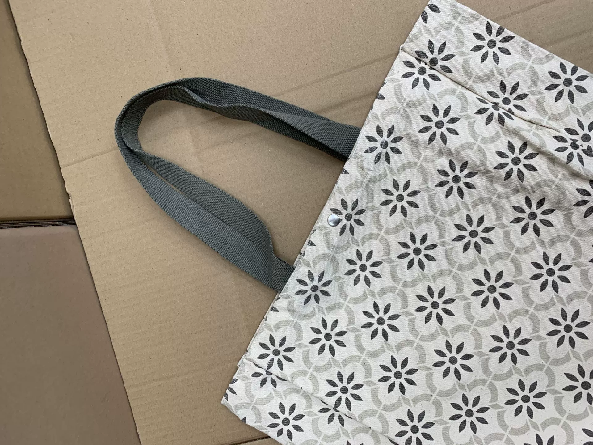 Japanese multicoloured shopping bag, capacious one-shoulder bag