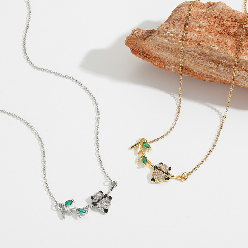 Chinese Style Golden Panda Bamboo Necklace with Emerald Embellishment, Everyday Versatile and Cute Style Clavicle Chain