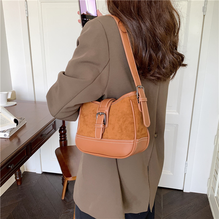 2024 new shoulder splicing autumn winter suede underarm bag fashionable and versatile plush handbag_voghion.com