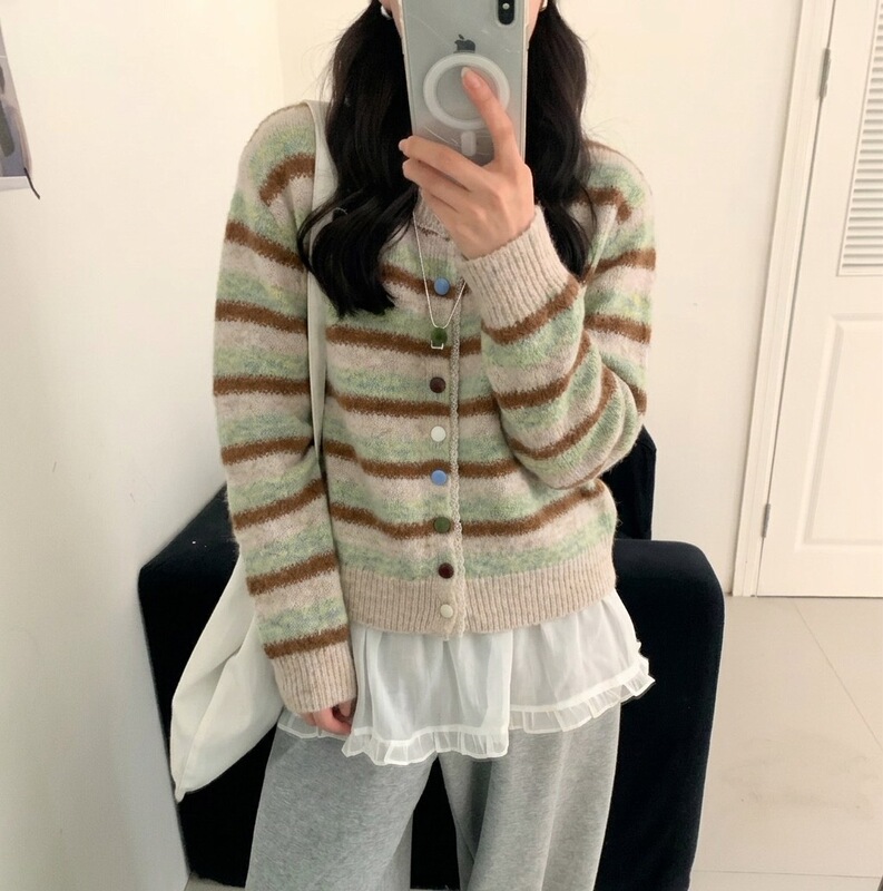 Korean-style autumn and winter new striped color-blocked round-neck long-sleeve loose knitted cardigan for women, youthful plush fluffy cardigan