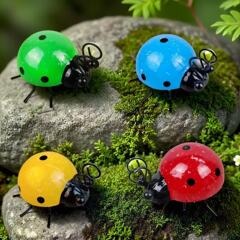新しい鉄製の甲虫、七つ星テントウムシ、景観用多肉植物の置物、装飾、壁掛け、素晴らしいアイテム、ホリデーギフト