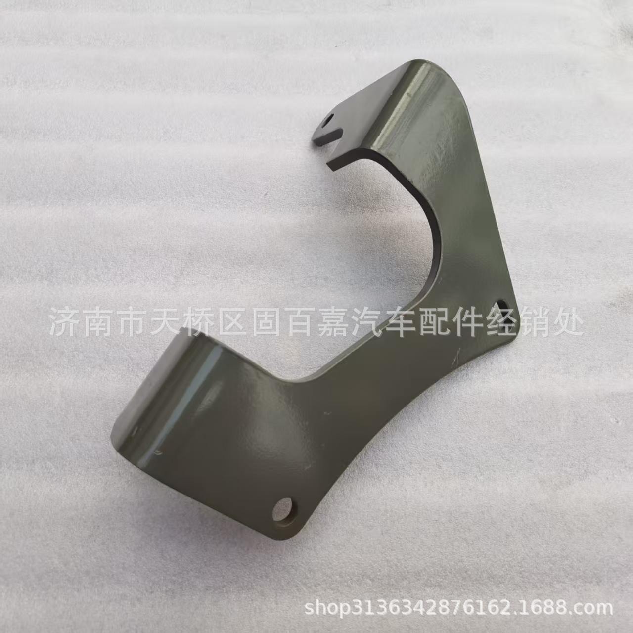 Intercooler Guard Right Bracket 711W06201-0084