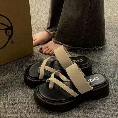Outerwear women's summer ultra-hot fashionable footprint-feeling beach toe-open Roman sandals