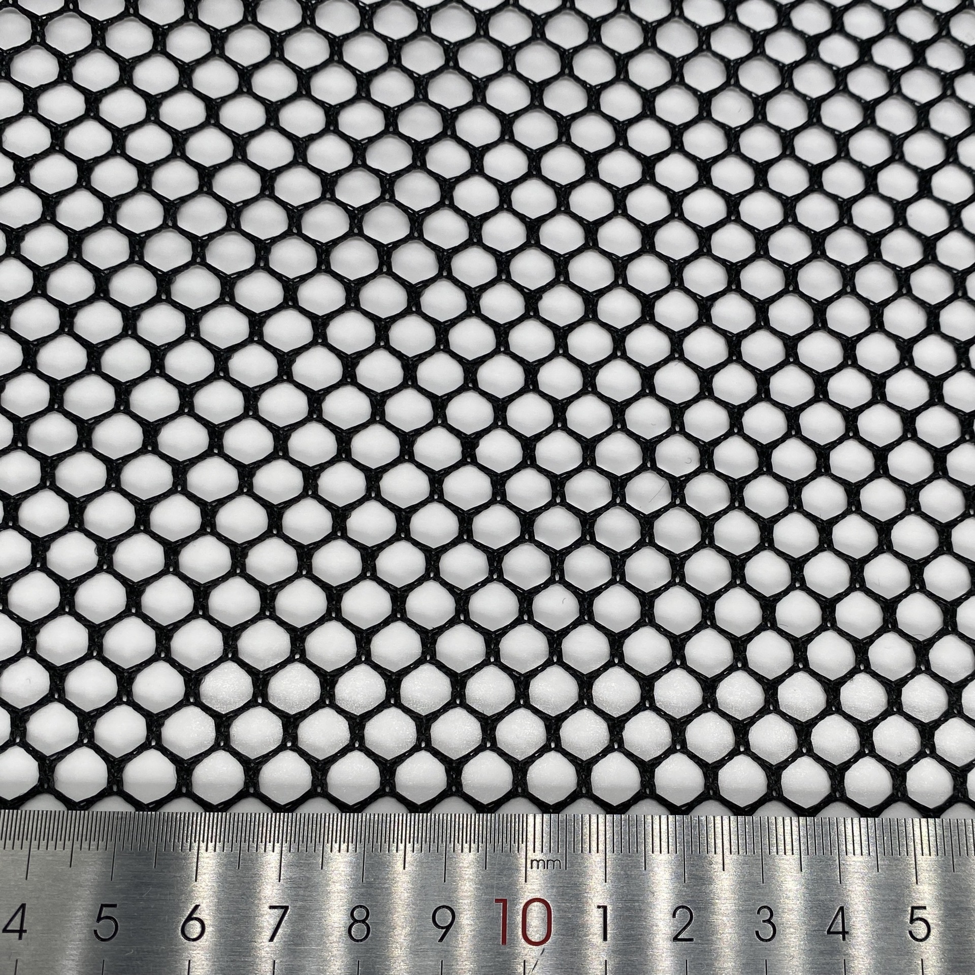 厂家直销150g 有光六角网眼布 洗衣袋用 蹦床包袋 经编涤纶网布