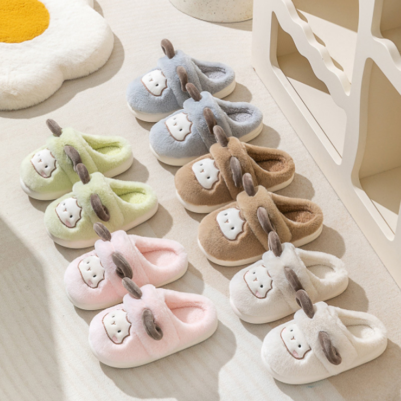 Caricatura de dibujos animados zapatillas de algodón interior lindas bolsas de lana tacones zapatillas de algodón pisar sensación de diseño de invierno zapatillas cálidas