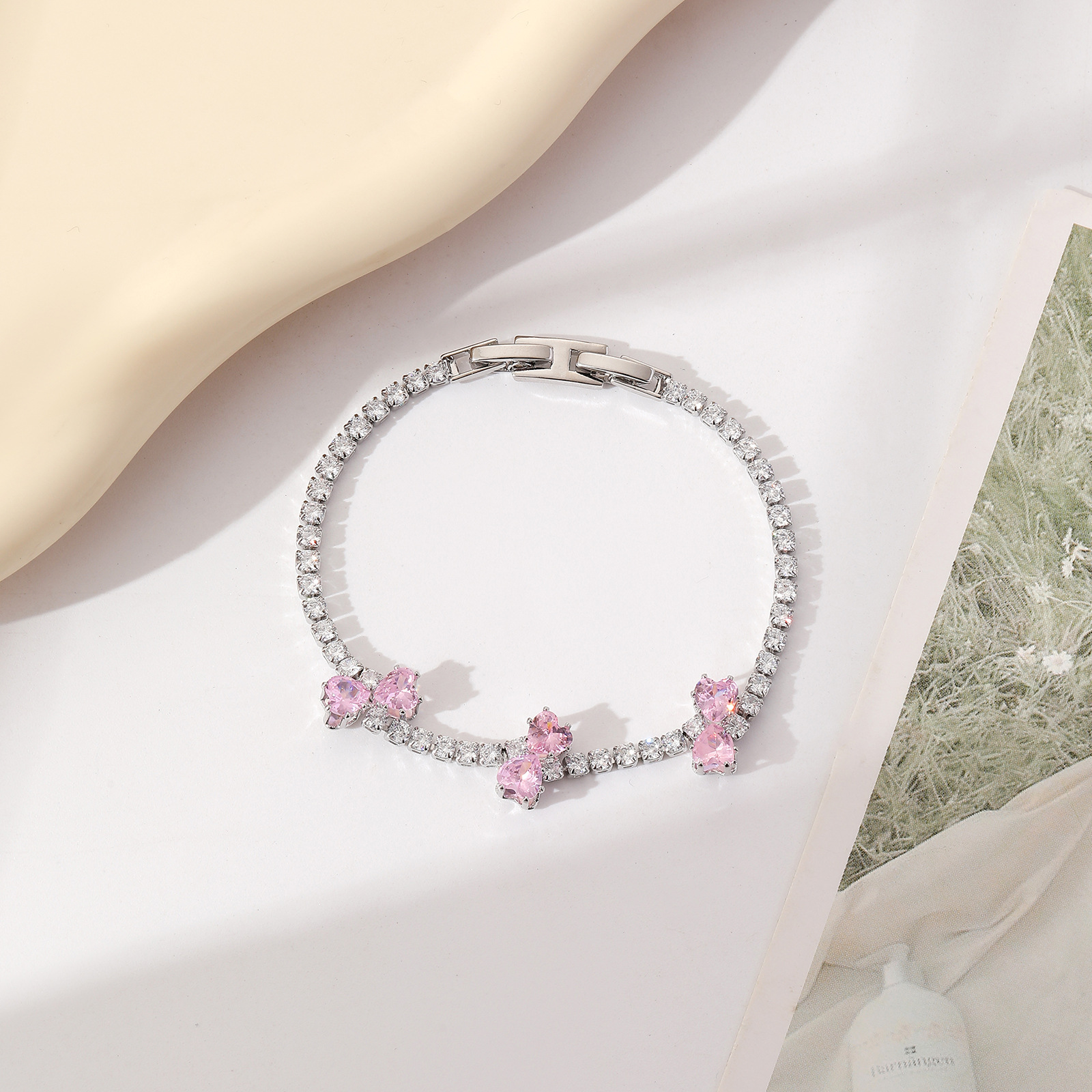 7g Weight Copper Pendant Material Zircon Inlay Material Bracelets Classification Copper Chain Material 1 Piece Quantity Casual, Daily Occasion Copper Material Heart Shape, Bow Knot Pattern Women's Gender Plating, Inlay Design Sweet Style Pink, Gold, Silver Color Copper Plating Inlay Heart Shape Bow Knot Zircon Bracelets 7