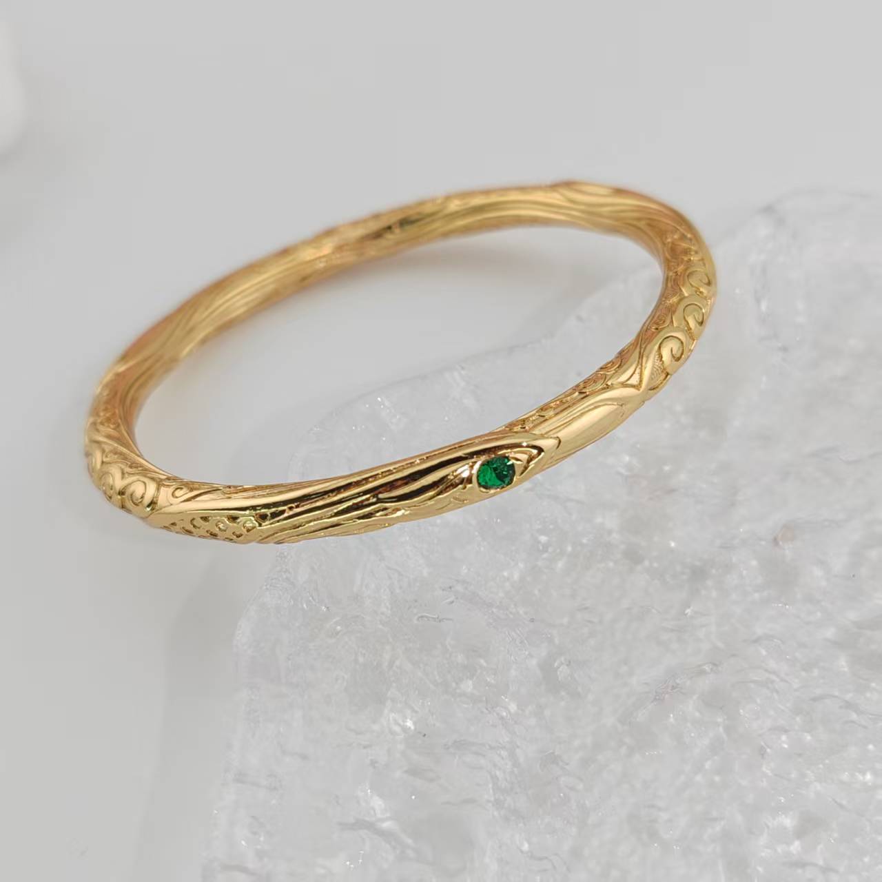 Xuping Europa y los Estados Unidos comercio exterior transfronterizo temperamento de moda personalidad simple pulsera de aleación de cobre elegante joyería de lujo ligera al por mayor mujeres