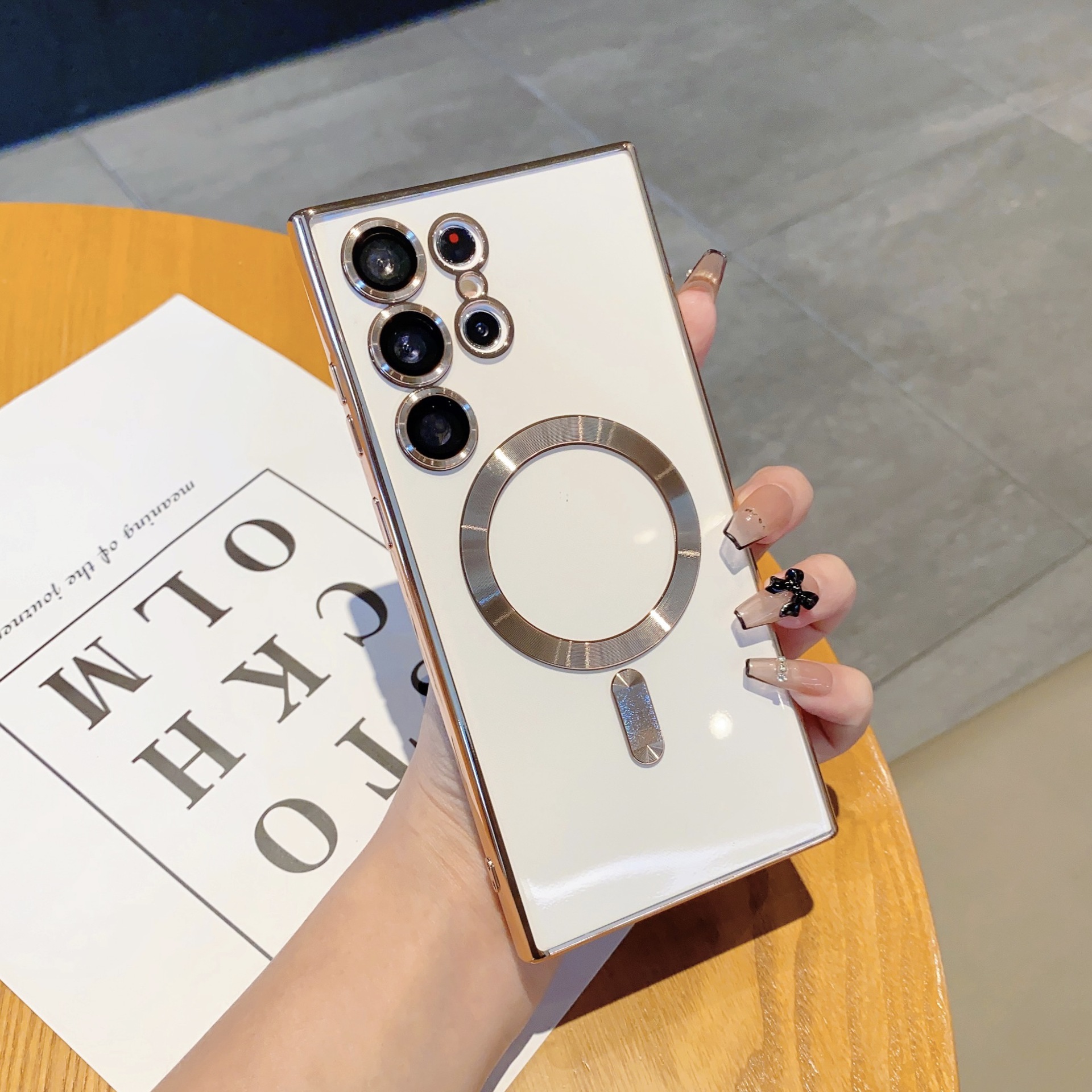 Funda para teléfono móvil transfronterizo Samsung S25EDGE con patrón de CD GalaxyS24Ultra cubierta de revestimiento magnético A56 aplicable A16