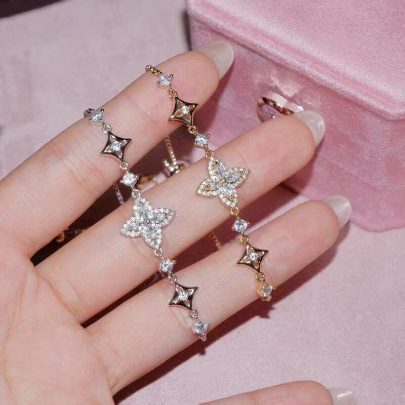 Zita's same style Astra Star·Star of Vitality~American-style ins sparkling diamond four-pointed star iris flower bracelet Zita's same style Astra Star·Star of Vitality~American-style ins sparkling diamond four-pointed star iris flower bracelet