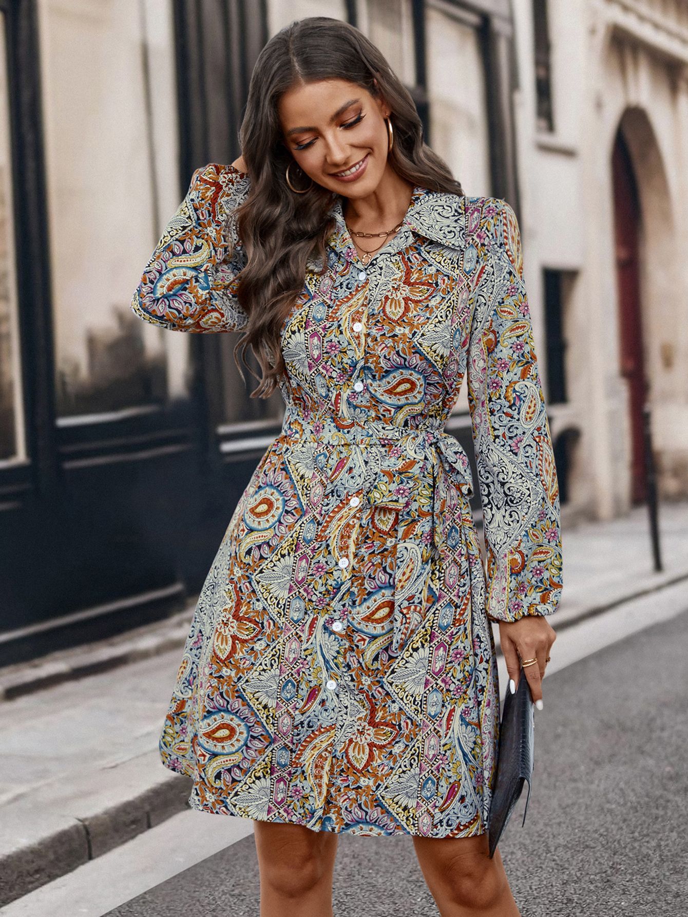 Les femmes vendent des chemises et des robes imprimées à manches longues_voghion.com