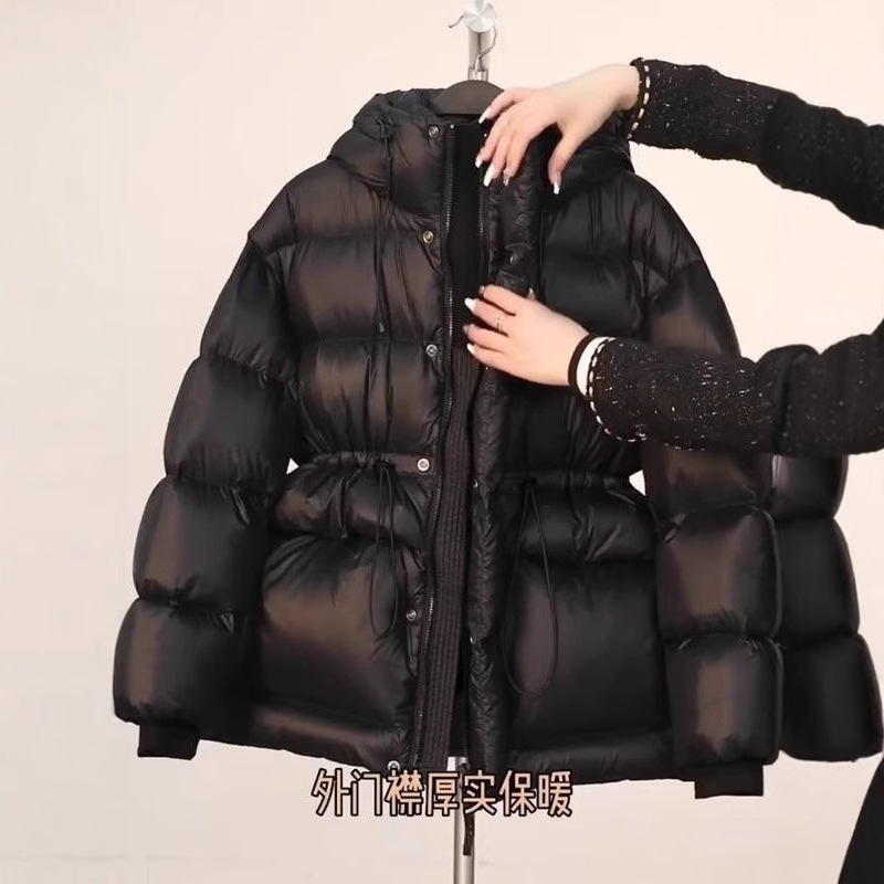European-style high-end black and gold super beautiful black fitted hooded down cotton coat for women, winter 2023 new style.