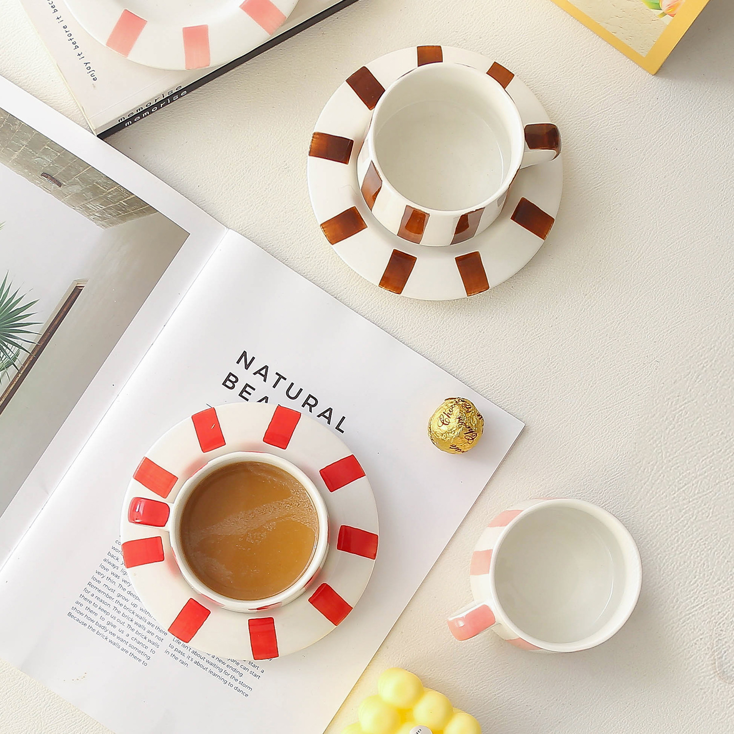 Taza de café de cerámica a rayas pintadas a mano transfronterizas, taza de café de alto valor de esmalte, taza de marca de color simple, taza de té de la tarde