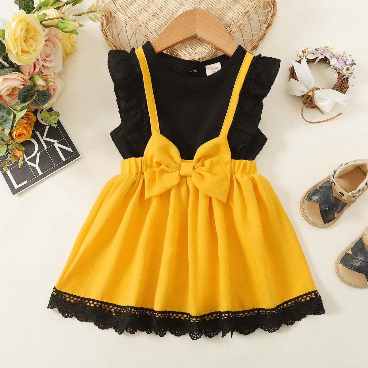 Las niñas de verano 2023 nuevo estilo coreano popular sin mangas costura encaje color sólido niña vestido lindo