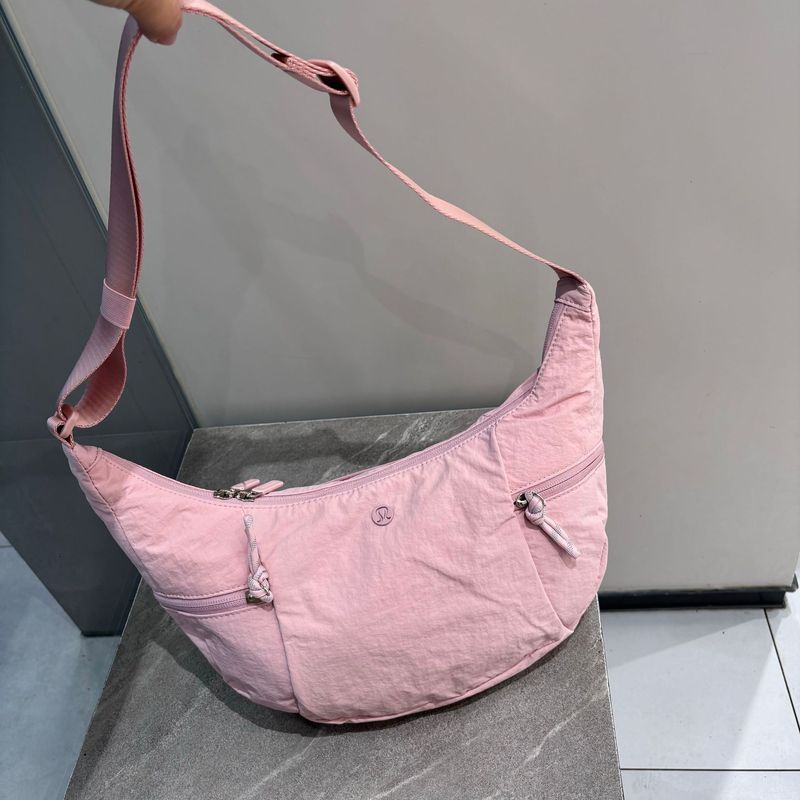 lululemon新款Slouchy 6L牛角包单肩斜挎包饺子包户外健身瑜伽包|undefined