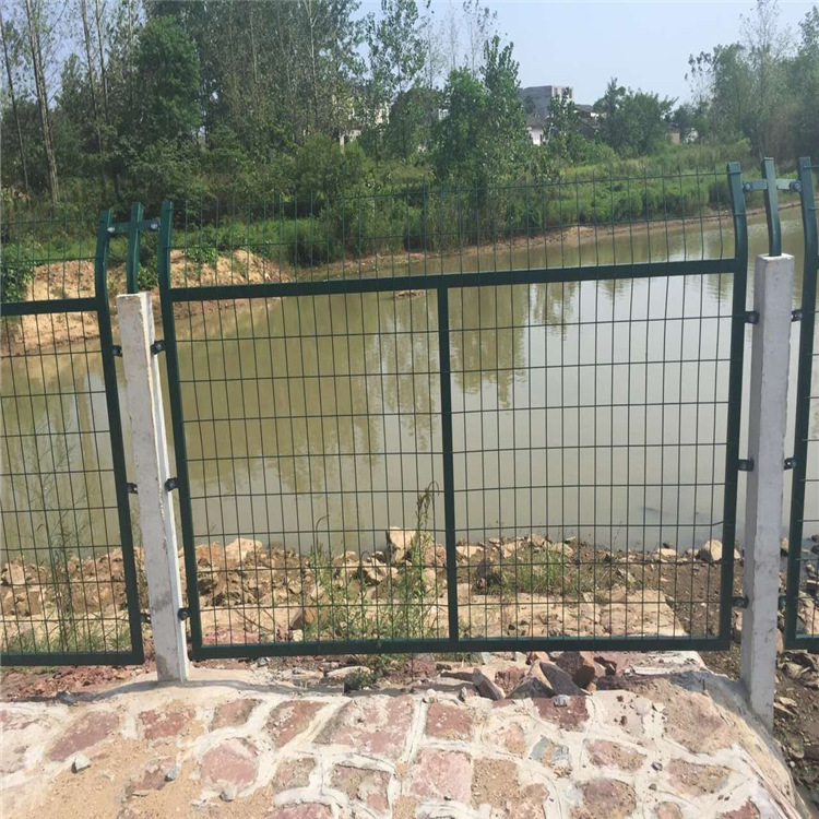 铁路防护栅栏8001铁道护栏网8002线路焊接网隔离栅金属浸塑网片