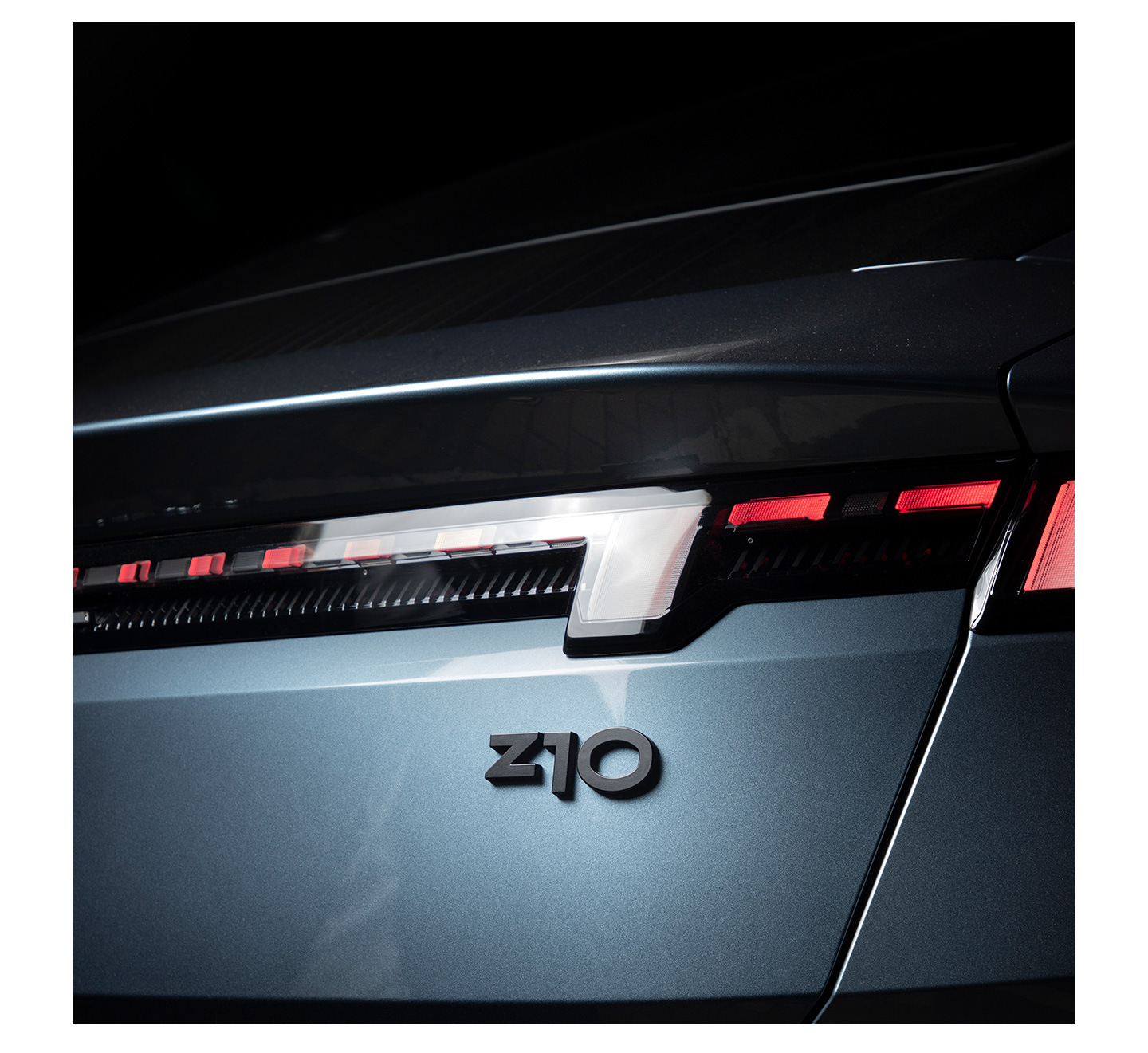 Suitable for Lynk & Co 900/Z10/0102030506070809 Covered Rear Label Metal Black Label Decorative Label