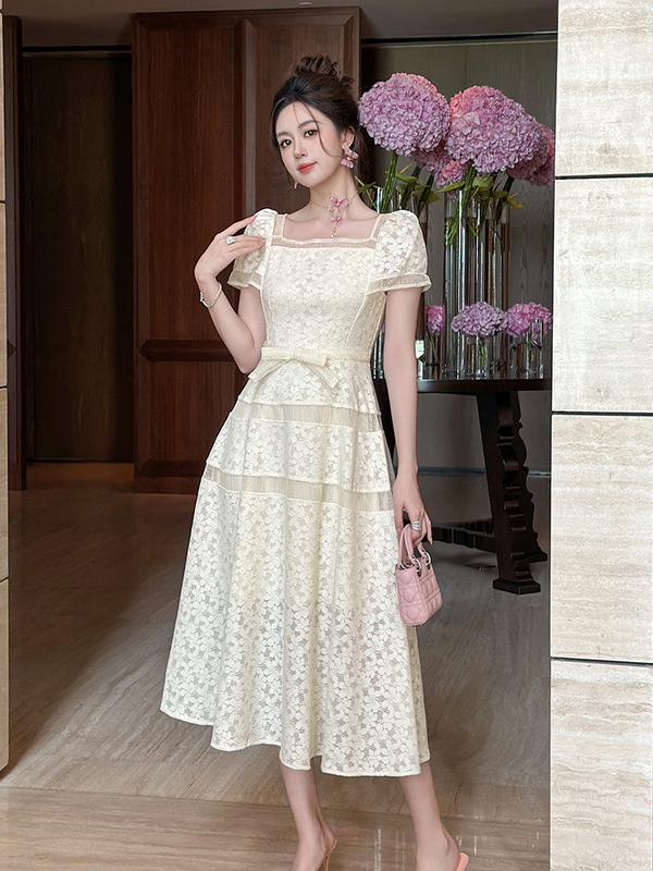2025夏季新款女装甜美气质方领泡泡袖蝴蝶结收腰蕾丝连衣裙9047|undefined