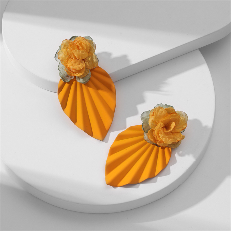 Fashion Flower Alloy Cloth Stoving Varnish Women's Earrings 1 Pair display picture 2