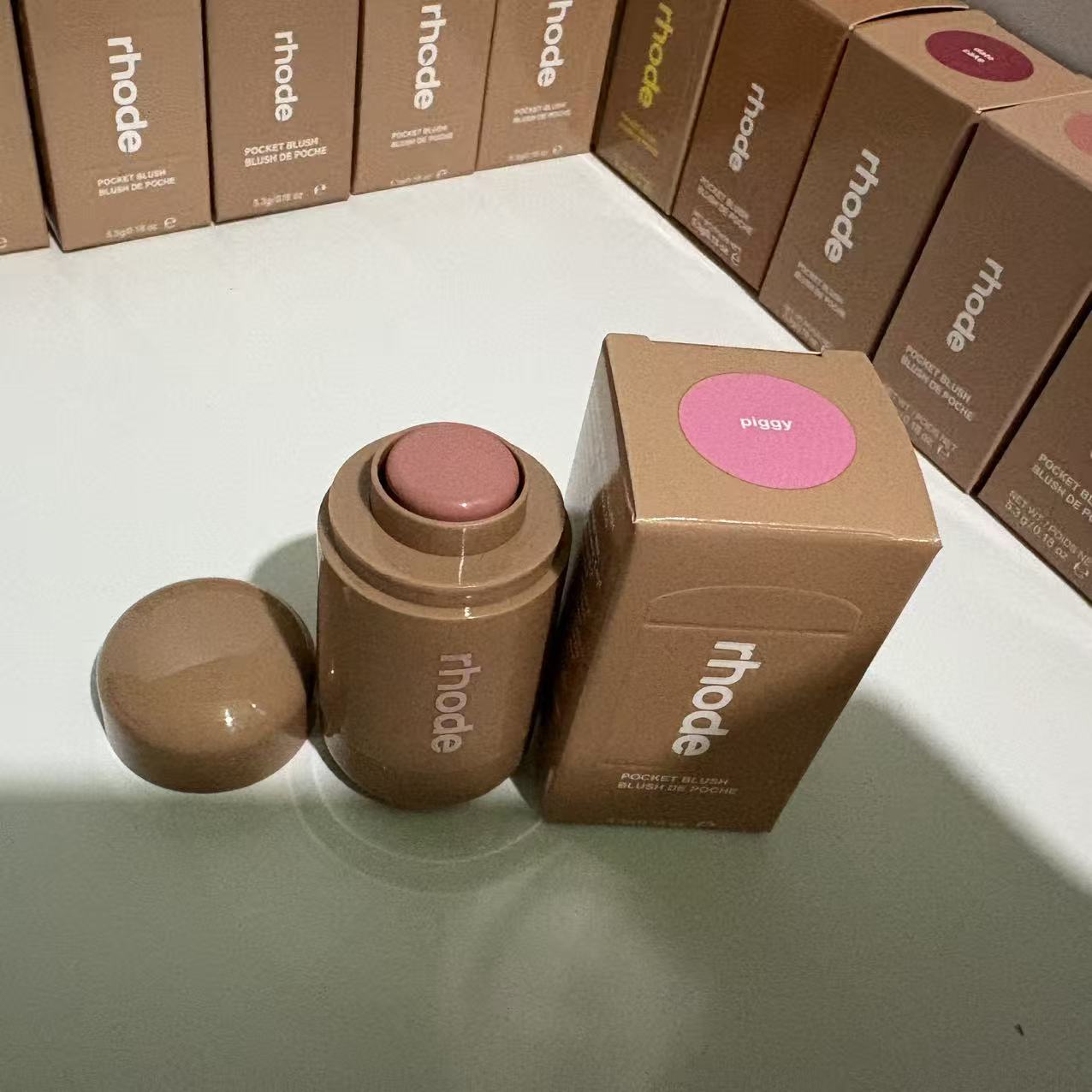 Rhode skin nuevo blush hailey piggy / freckle lips and mejillas blush