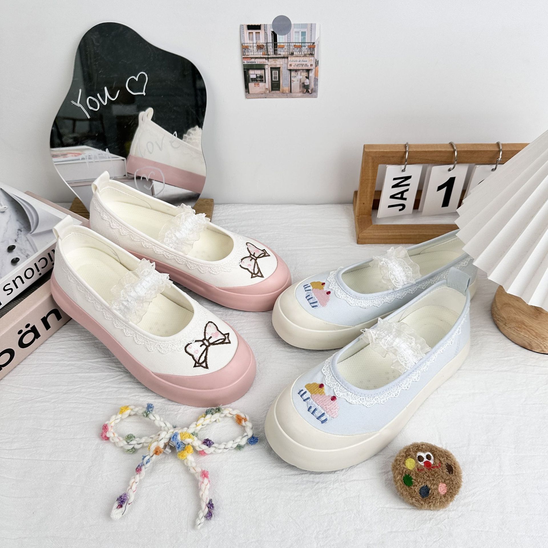 Yuanbo Mary Jane zapatillas para mujer 2025 nuevos zapatos blancos explosivos zapatos de ballet de todo fósforo zapatos casuales de primavera y verano