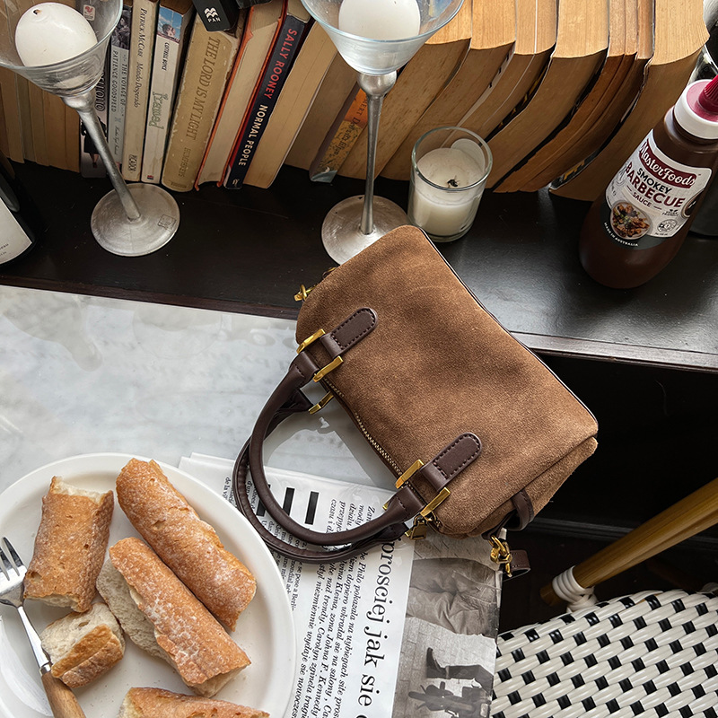 Korean version of autumn and winter new retro suede versatile shoulder diagonal span small bag, Boston portable women's bag pillow bag_voghion.com