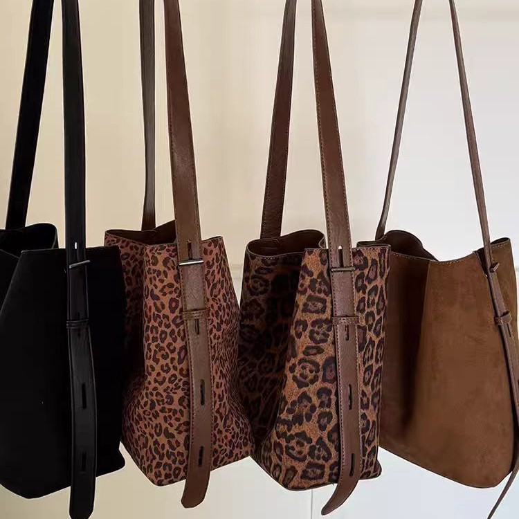 Korean Niche Ins Suede Retro Leopard Print Soft Leather Bucket Bag Large Capacity Versatile Single Shoulder Crossbody Mother-Daughter Bag