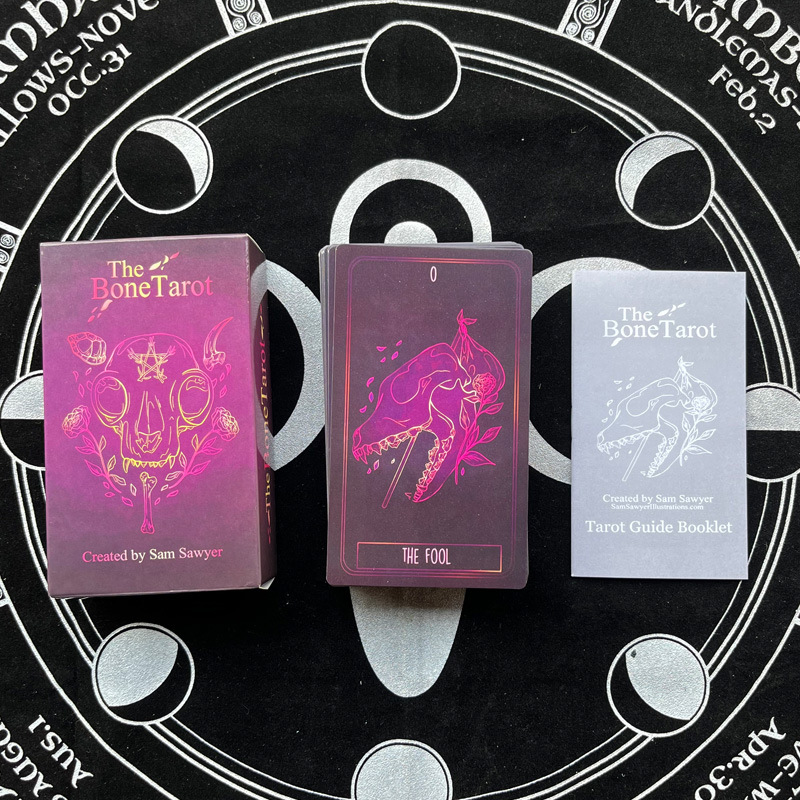 Tarocchi in versione inglese di grandi dimensioni (7*12 cm) con istruzioni cartacee e carte oracolari._voghion.com