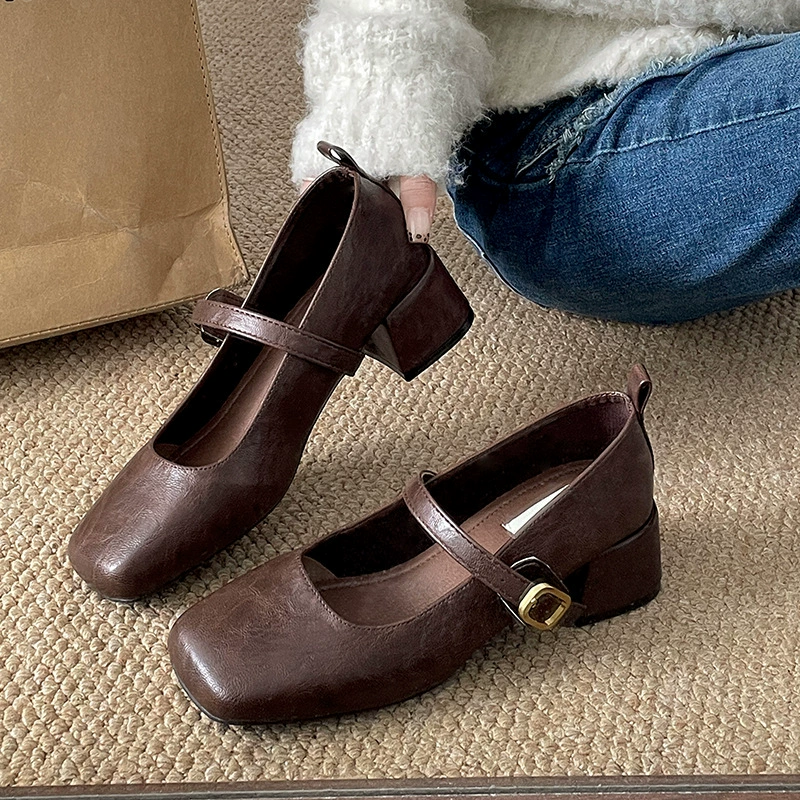 Модный темперамент Французский ретро с квадратной головой светло-рот одиночные туфли женский 2025 новый весенний и осенний юбка Мэри Джейн кожаные туфли