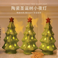 クリスマス陶磁器クリスマスツリー小夜灯寝室寮のベッドの上にクリスマス装飾雰囲気灯クリスマスプレゼントを飾る